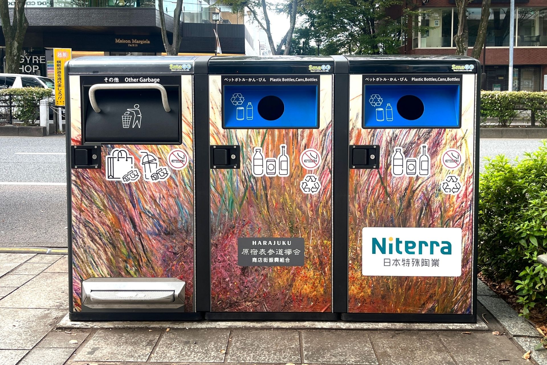 東京・表参道のスマートゴミ箱「SmaGO」が秋デザインに刷新