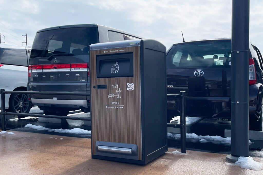 フレスポうつのみや市場に導入されたスマートゴミ箱「SmaGO」